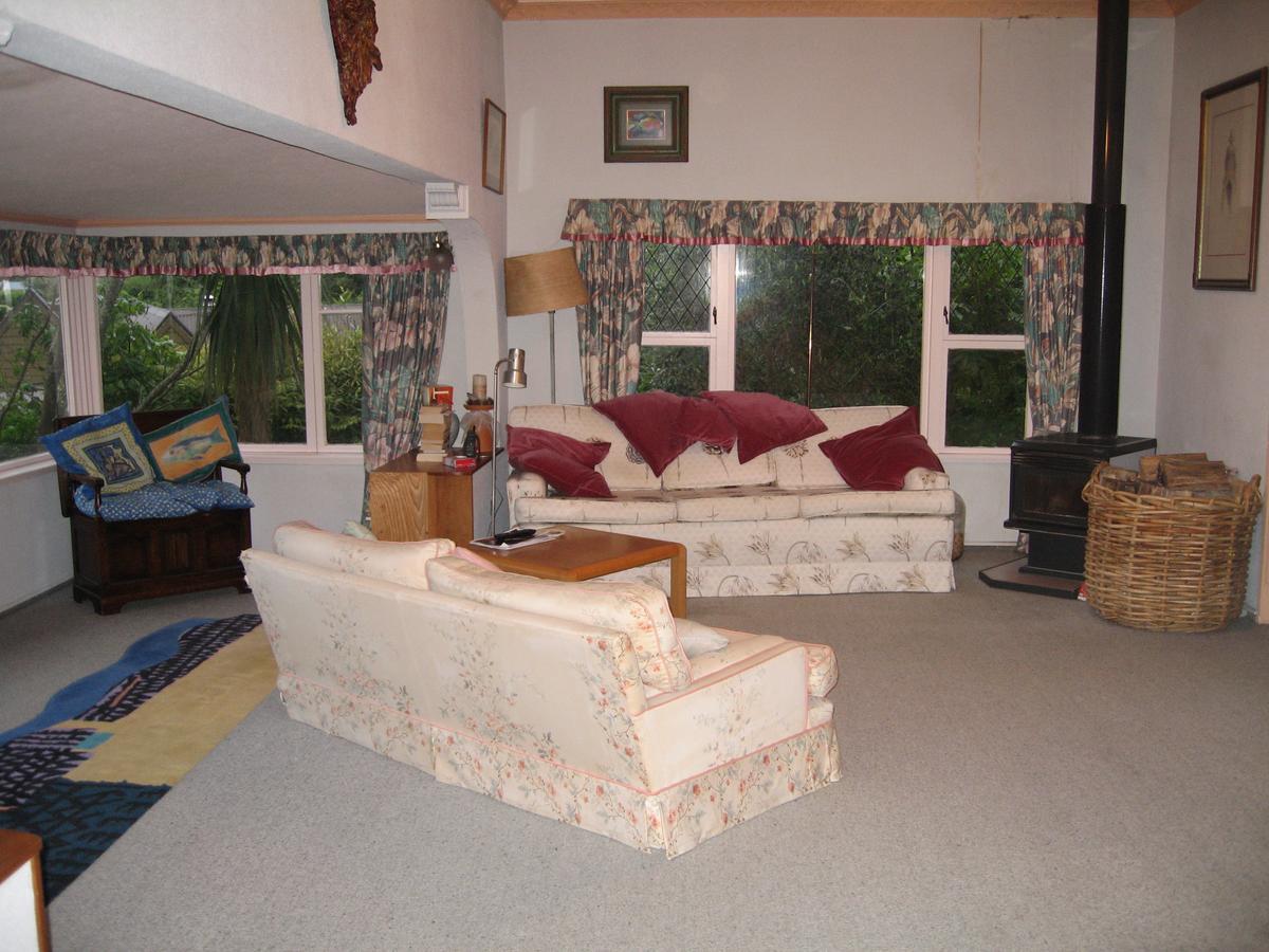 ロワー・ハット Bush House Bed & Breakfast エクステリア 写真